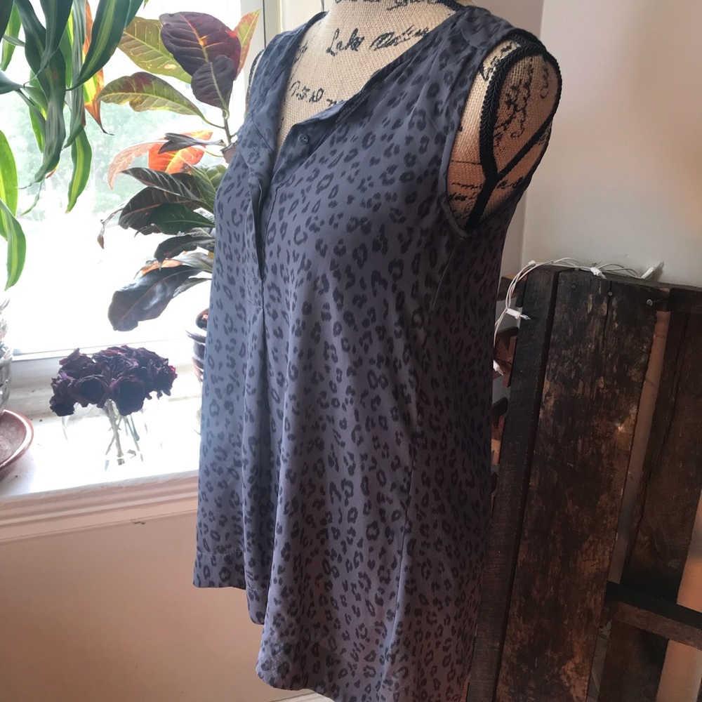 H&M Blue leopard long high low print blouse